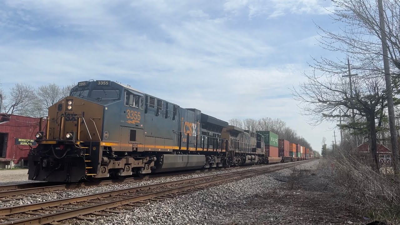 CSX #’s 3355 (ET44AH) & 249 (AC44CW) Lead CSX I150 North Through Waltz ...