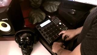 AKAI MPC STUDIO BLACK- OLD SCHOOL SAMPLING/808 DRUMS BEAT MAKING