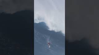 he surfs a tsunami and comes close to an accident #stunami #accident #crazy#sports #foil #bigwaves