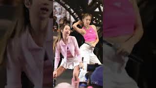4EVE Hannah - LIKE A BLING @ Gift For Her Happy Lady [Fancam 4K 60p] 220812