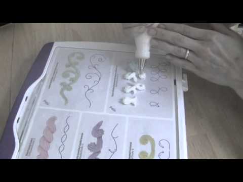 Cake Decorating Piping Techniques: How to Make Scrolls Cake Decorating Piping Techniques: How to Make Scrolls