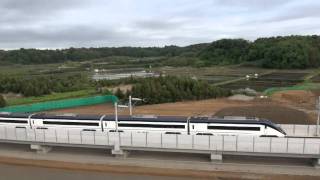 田園を走る京成スカイライナー　成田湯川駅から印旛日本医大駅を通過。