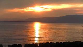 秋の夕日桜島、錦江湾を照らす夕日、Sunset in autumn shining Kinkoh　bay,