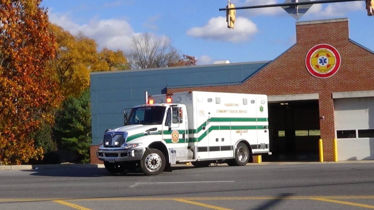 Hagerstown Ambulance 752 Responding - YouTube