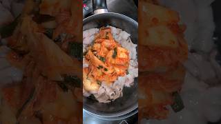 超簡単韓国料理レシピsuper easy and delicious recipe本場キムチチゲ Korean kimchi stew#food #koreanfood #delicious