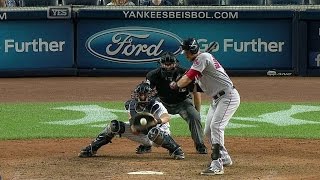 BOS@NYY: Roe fans Middlebrooks in Yankees debut