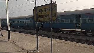 18184 Danapur - Tatanagar Super Express Passing Rampur Dumra Station (22-02-2018)