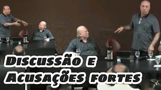 Pastor Josué foi humilhado  pelo Pastor Mário de Oliveira, sem o direito de pegar o microfone