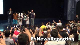 Pastor and fans PRAY over Manny Pacquiao before tonight's fight!