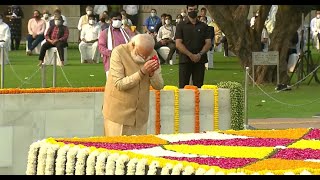 Gandhi Jayanti: PM Modi pays floral tribute to Mahatma Gandhi at Raj Ghat