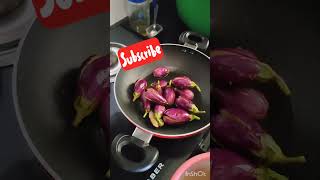 ఆంధ్రా గుత్తి వంకాయ కూర తయారీ విధానం How To Make Gutti Vankaya Curry . 🤤😍😋  #cookingathome  #curry