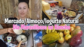 MERCADO||REPOSIÇÃO DE FRUTAS||ALMOÇO DELICIOSO NO FOGÃO A LENHA+IOGURTE NATURAL