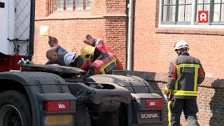 Fietsster belandt onder vrachtwagen in Koudekerk aan den Rijn