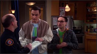 A Sheldon y a Leonard les roban | The Big Bang Theory (Español Latino)