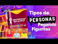 Tipo de personas PEGANDO FIGURITAS del MUNDIAL