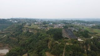 四川自贡一座悬崖上的古寨，易守难攻，100年来保留下原始生活【旅途琪遇记】