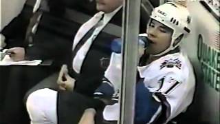 Hockeyfighters.cz  Chris Simon vs Chris McAllister Round 1.wmv