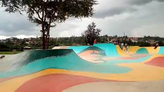 skater park of Rwanda /reba ukunu umuhungu asimbutsa skater muri 3metre