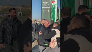 TFF Başkanı İbrahim Hacıosmanoğlu, Bursaspor-Karşıyaka maçı öncesi taraftarlarla fotoğraf çektirdi.