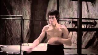 Bruce lee's nunchaku technique slow motion (Enter The Dragon)