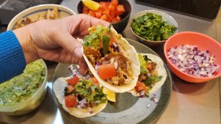 【タコス】豚肉を油で3時間煮込んで作るカルニタス