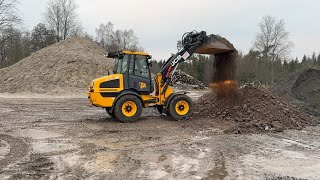 Köp Hjullastare JCB 409 AG T4 + Vikplog \u0026 Redskap på Klaravik