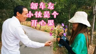 50岁山东大姐结伴自驾游，因路线重叠相逢因路线不同而又分离