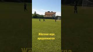 Очень агрессивно играет противник 😠