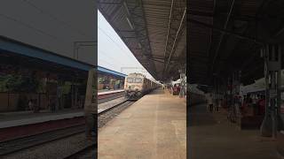 4 Hours Delay Wap-7 Engine Leads Mumbai Mail Furious Crossing #shorts #viral