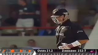 Andy Blignaut bowling VS New Zealand in 2003 World cup