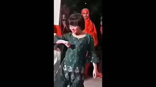 Little girl dancing on ISHQAM song by Mika Singh Ft. Ali Quli Mirza