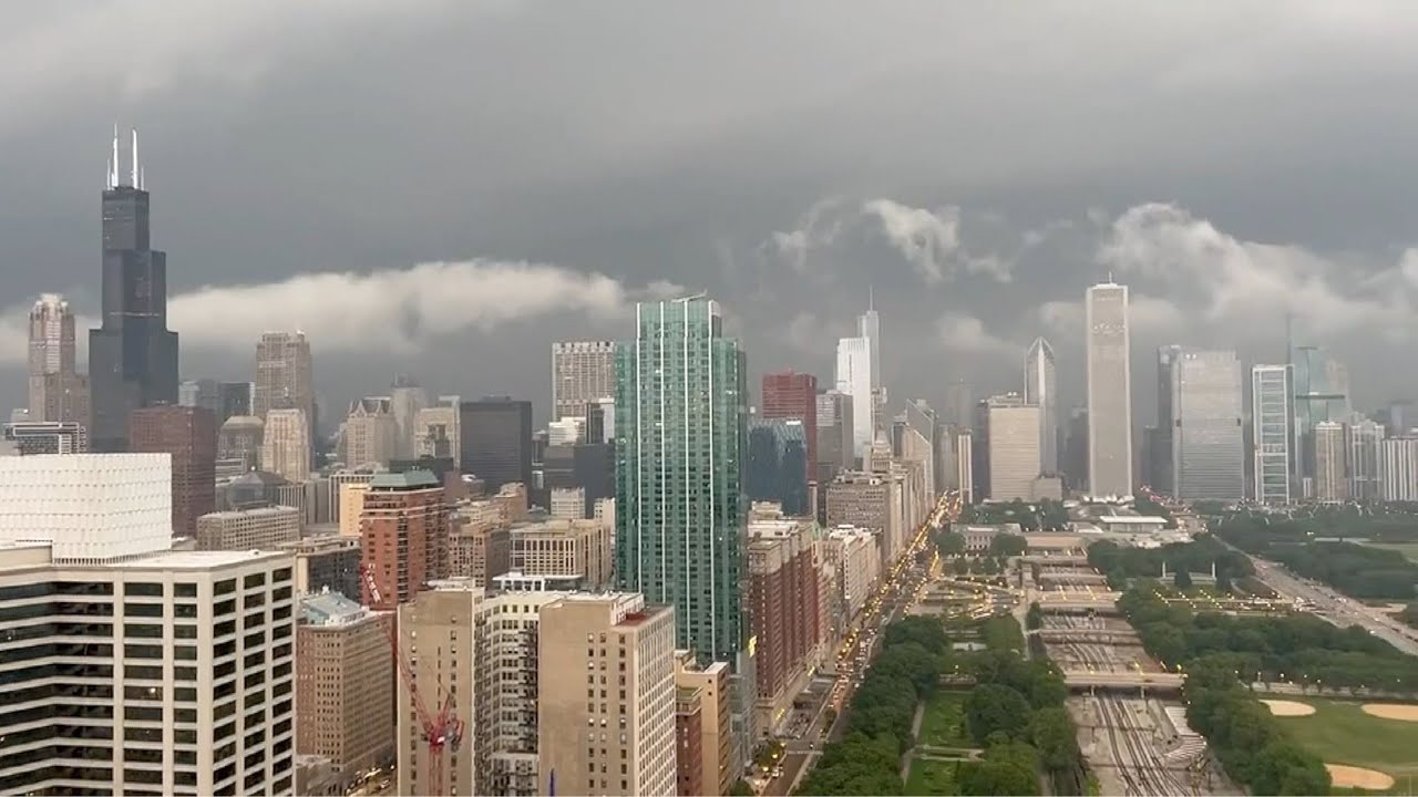 Severe Storm Hits Chicago, Tornado Warning Issued - YouTube