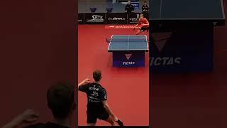 What a backhand from behind - the reaction like: 😱😲