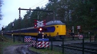 Spoorwegovergang Apeldoorn // Dutch railroad crossing