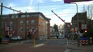 Spoorwegovergang Velp // Dutch railroad crossing