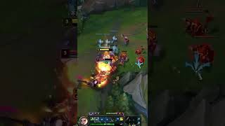 Riven vs Darius Early Game Outplays 😲 - League of Legends #shorts