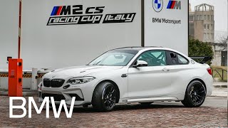 BMW M2 CS Racing: l'arrivo a Milano.