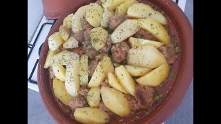 TAGINE PETIT POIS VIANDE HACHE ET POMME DE TERRE TRÈS SIMPLE A FAIRE