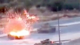 Эксклюзив Взрыв танка боевиков Сирия 05 11 14