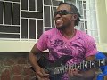 flamme kapaya joue et chante mokonzi azala na bino.mp4