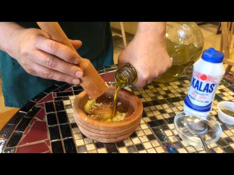 How To Make Lebanese Fattoush Salad How To Make Lebanese Fattoush Salad