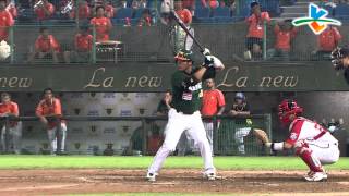 20130817 CPBL 獅VS桃猿 4上 朱元勤打在全壘打牆上的紮實二壘安打