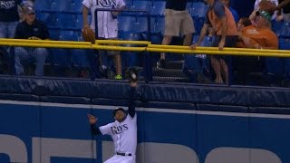 HOU@TB: Kiermaier robs McCann of extra bases