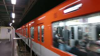 阪神電車　尼崎駅構内の風景