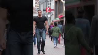 GIANT 7 feet 2 inches tall Dutch Giant - reaction in Amsterdam to the bodybuilde