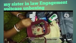 ଆସନ୍ତୁ ଦେଖିବା ମୋ ନଣନ୍ଦଙ୍କ Engagement suitcase ରେ କଣ ଅଛି