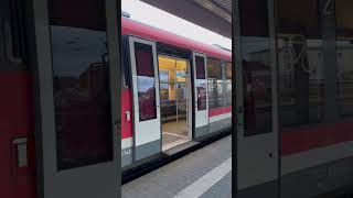 Siemens Desiro Classic Br 642 142 Türen schließen in Saarbrücken Hbf #RB68 #Br642 #db #train