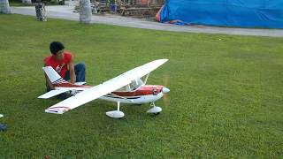 The World Model's TWM 50cc Cessna Skylink 40 Saito FG-61TS 61cc 4-Stroke Gas Twin Cylinder