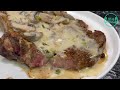 a juicy steak with a very creamy mushroom sauce 🥩👩🏻‍🍳