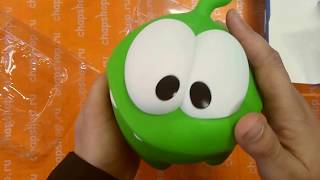 Обзор копилки «Om Nom»